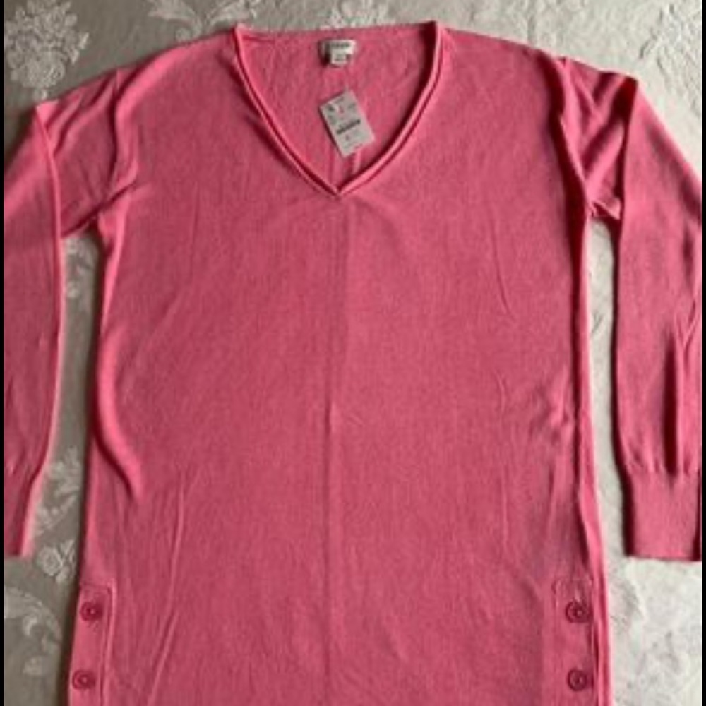 Ladies J.Crew V Neck Sweater.  Pink.  Size S